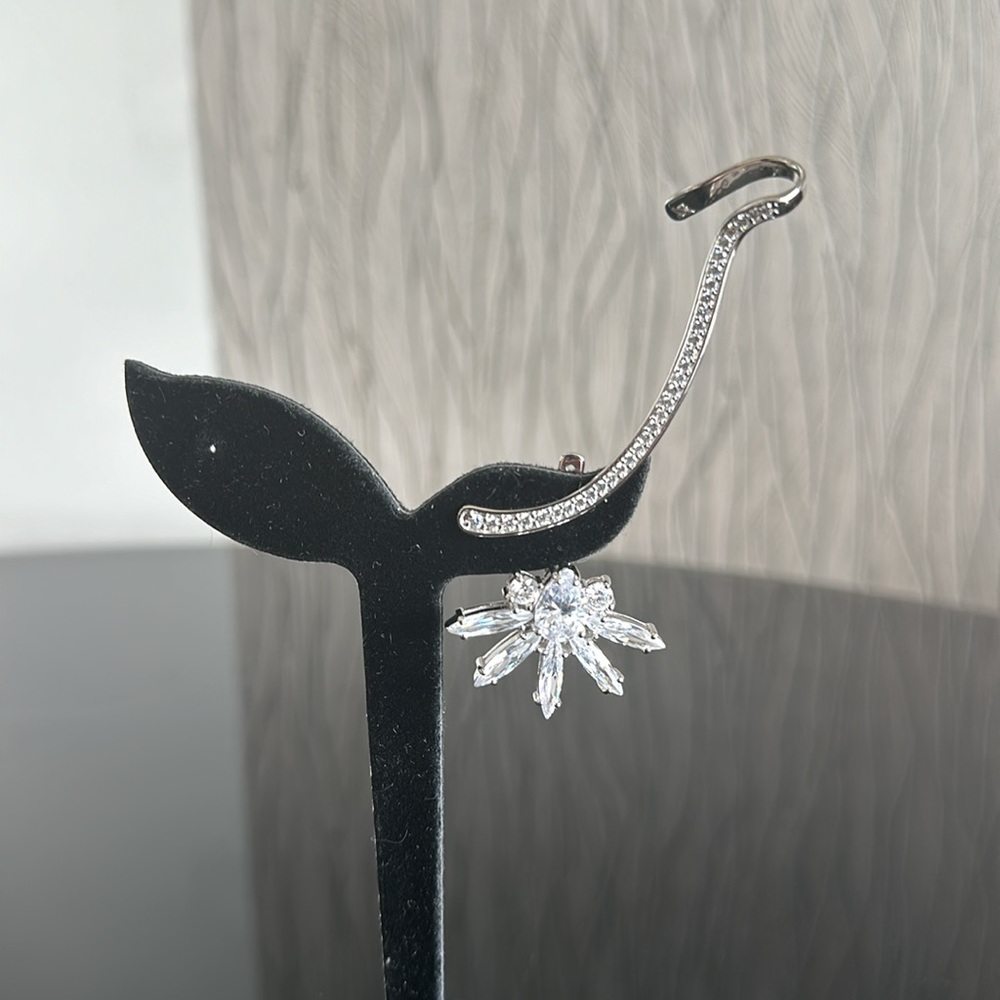 Kismet Ear Cuff Earing